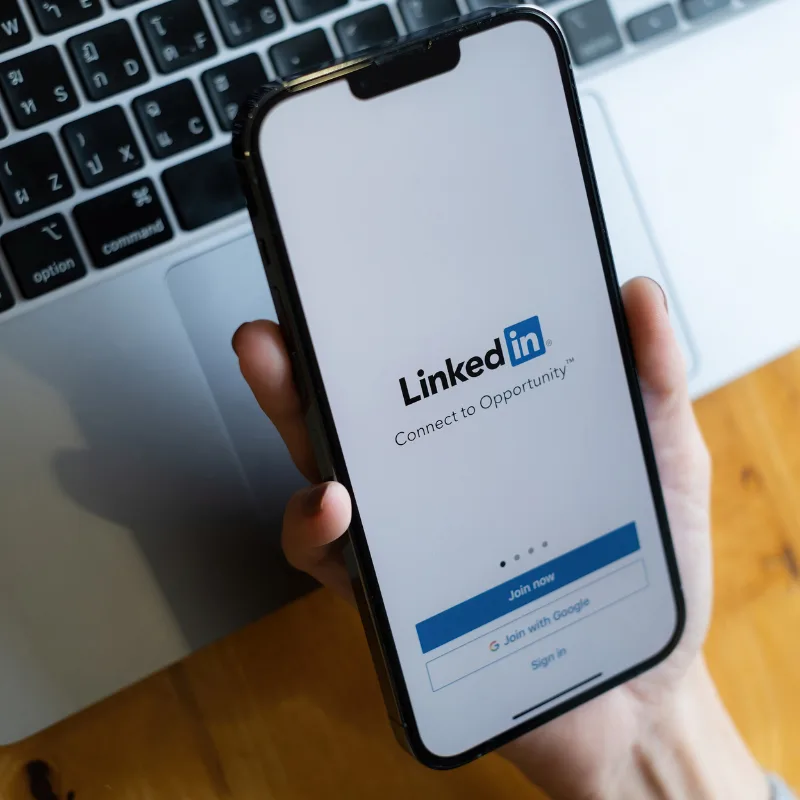 Jak to jest z tą moderacją na LinkedIn?