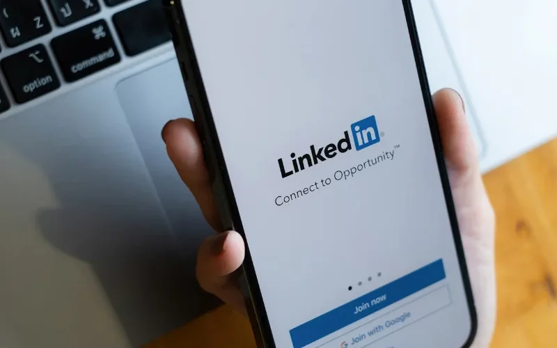 Jak to jest z tą moderacją na LinkedIn?
