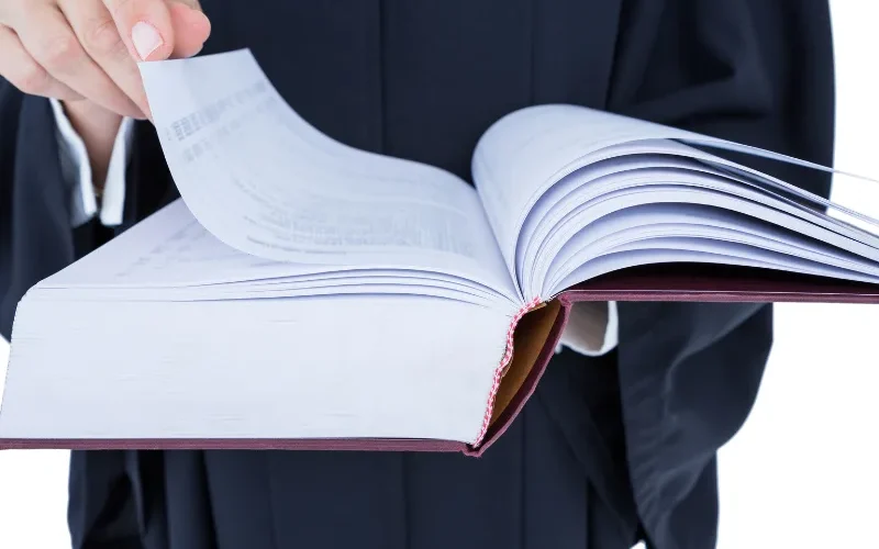 Czy kodeks pracy powinien regulować godziny, po których pracownik nie powinien mieć dostępu do poczty